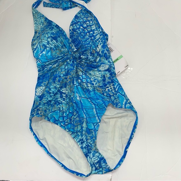 Coco Reef Other - NWT Contours by Coco Reef one piece body shape swimsuit